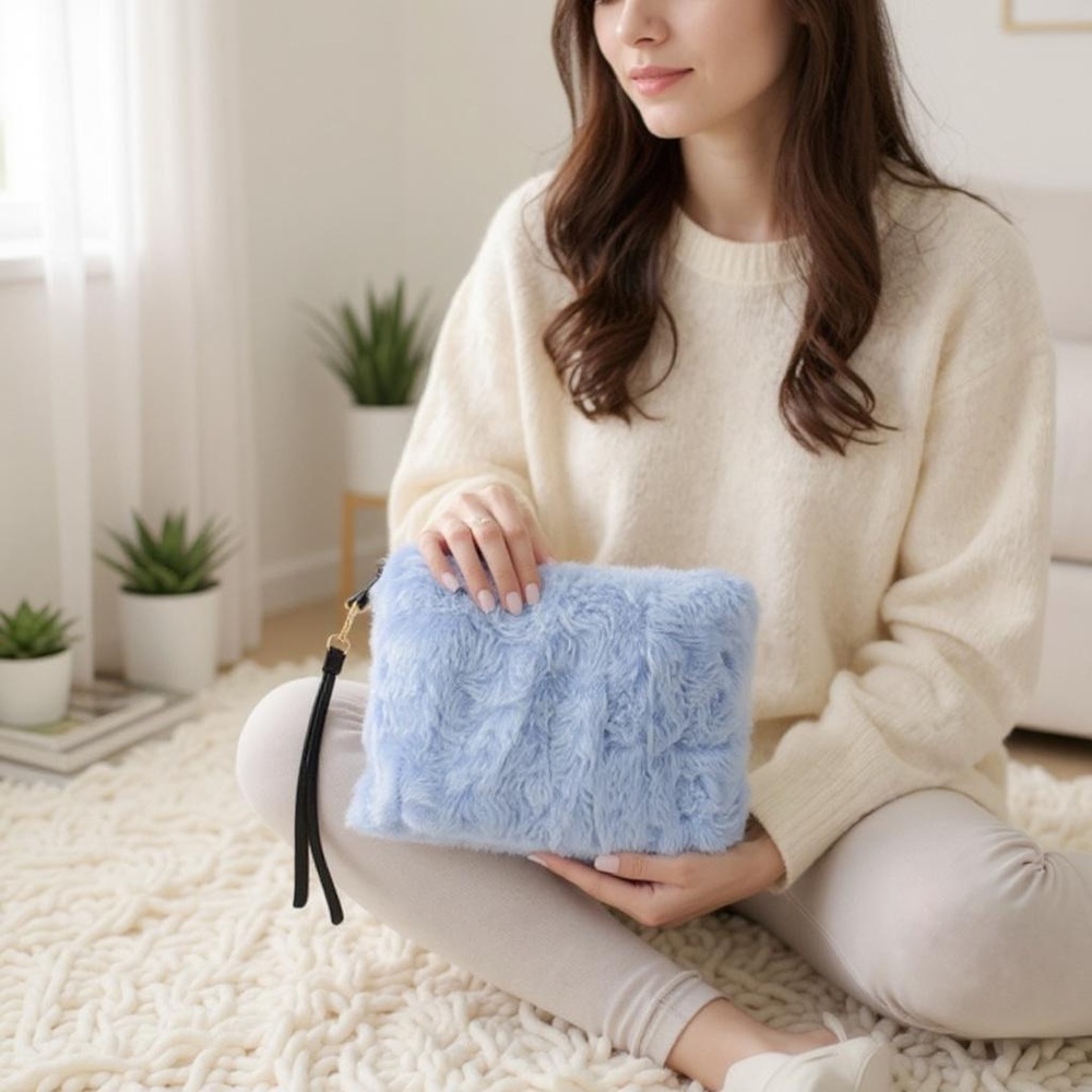 💙 Ice Blue Faux Fur Clutch Bag w/ Gold Zip - NWT 💙